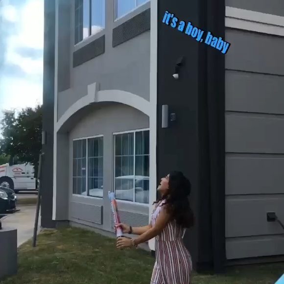 Meet your Posher, Lisa - Picture 1 of 1